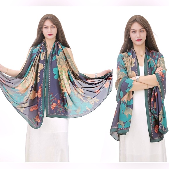 Scarf - Picture 3 of 8